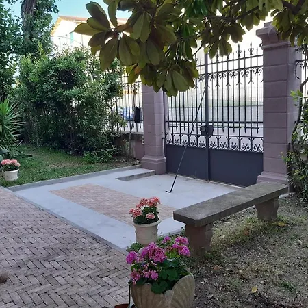 Magnolia Park Bed and breakfast 3*